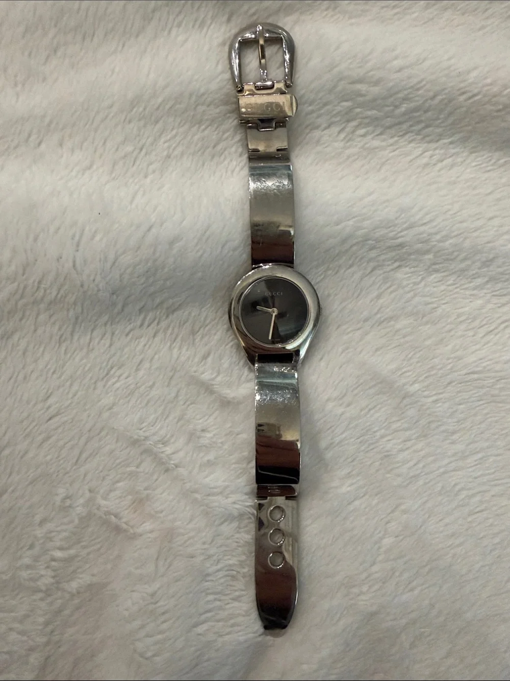 Gucci Silver and Black Women's Stainless Steel Bracelet Watch